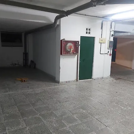 Coqueto Centrico Con Terraza Y Parking